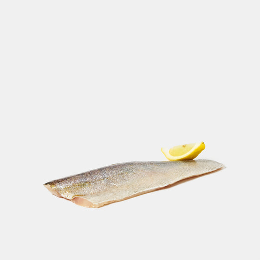 Handskuren gösfilé med skinn från Aquapri, Danmark